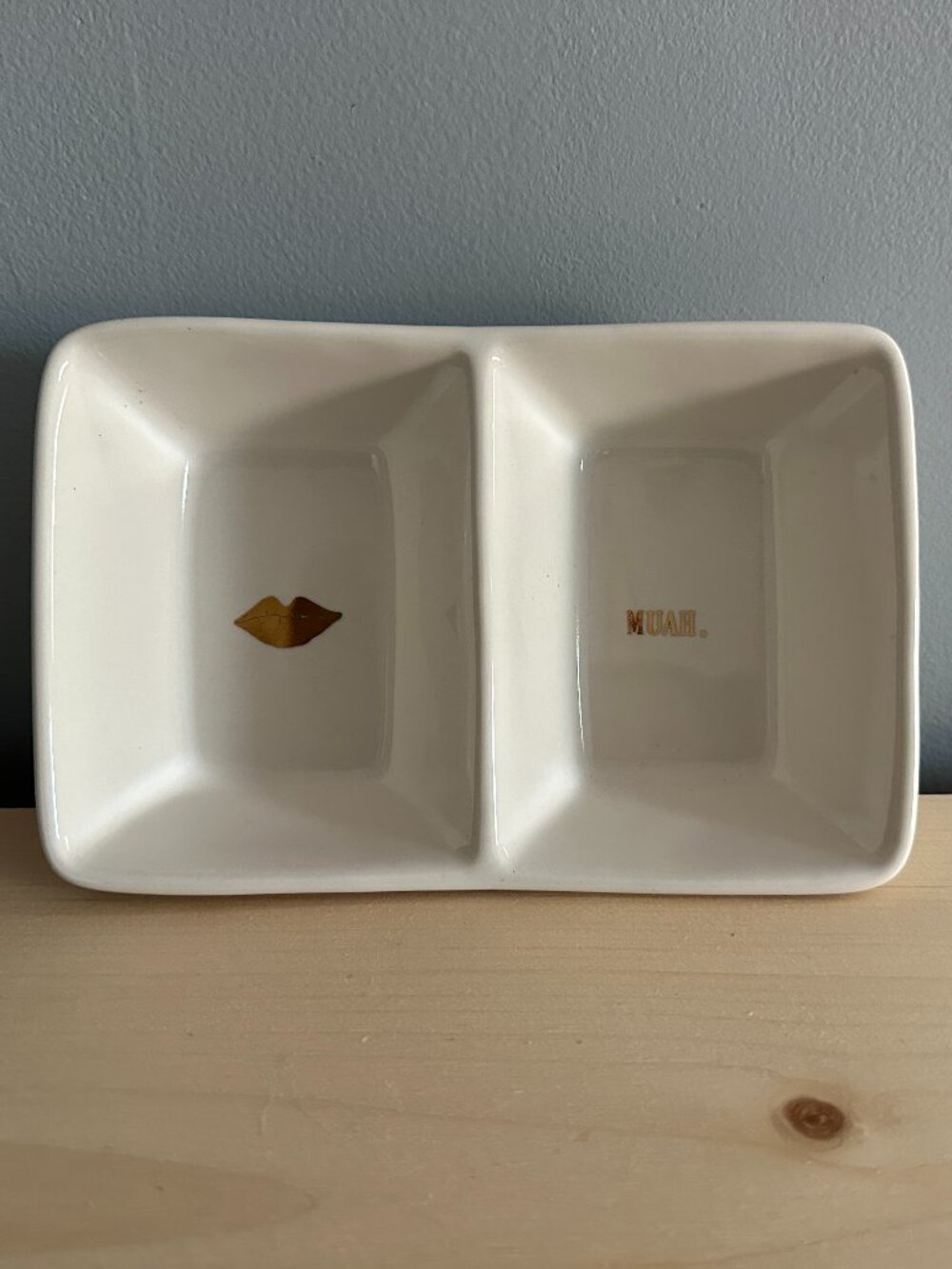 MUAH Gold Lips Tray | Rae Dunn | Artisan Collection | Divided Dish Tray
